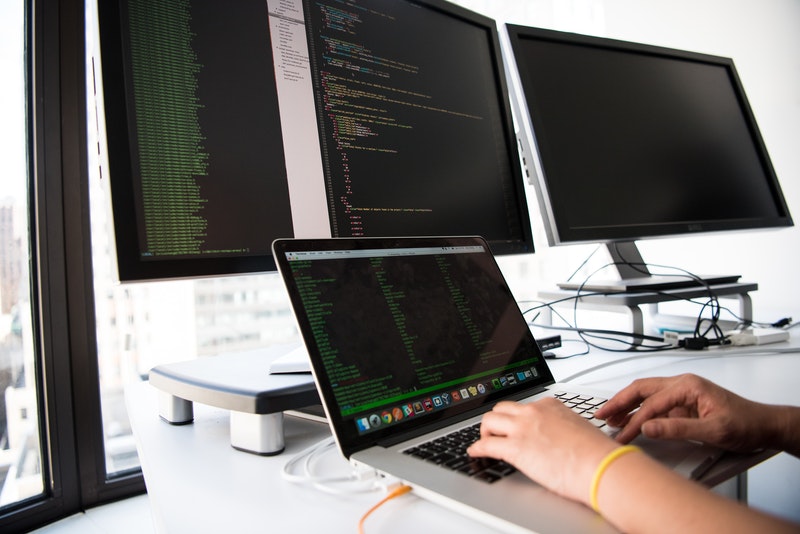 Writing code on multiple screens_The Relationship Between Unstructured Data and Metadata