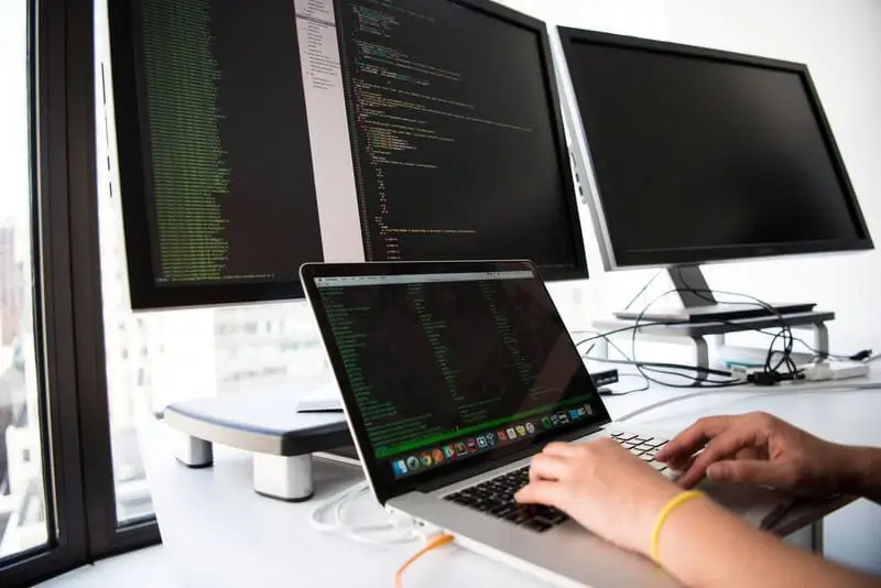 The-Relationship-Between-Unstructured-Data-and-Metadata-2 Writing code on multiple screens_The Relationship Between Unstructured Data and Metadata