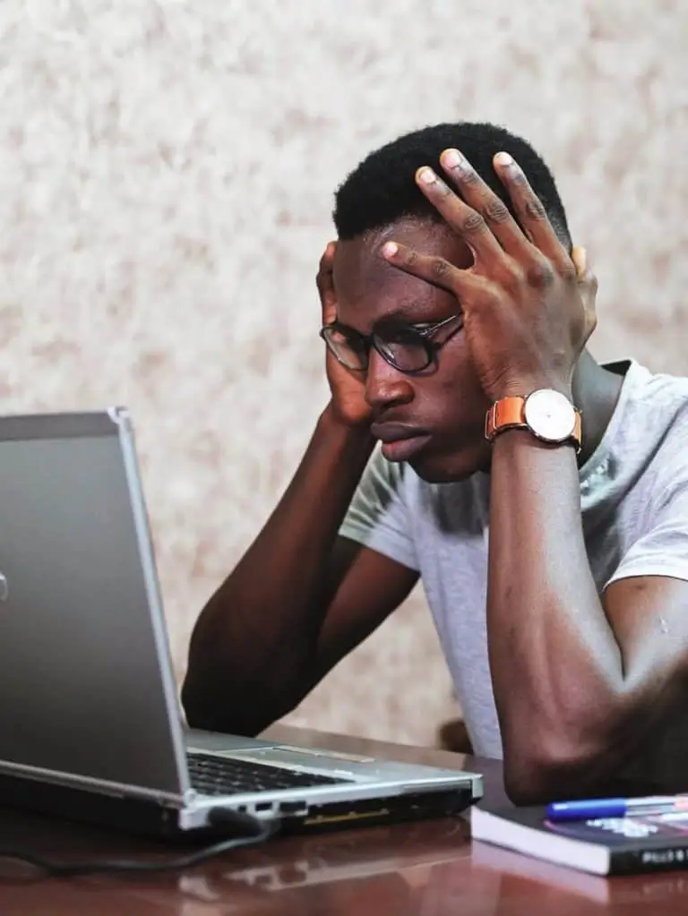 Worldwide-Salesforce-Outage-Why-You-Should-Work-Off-Platform-1-768x1023-1