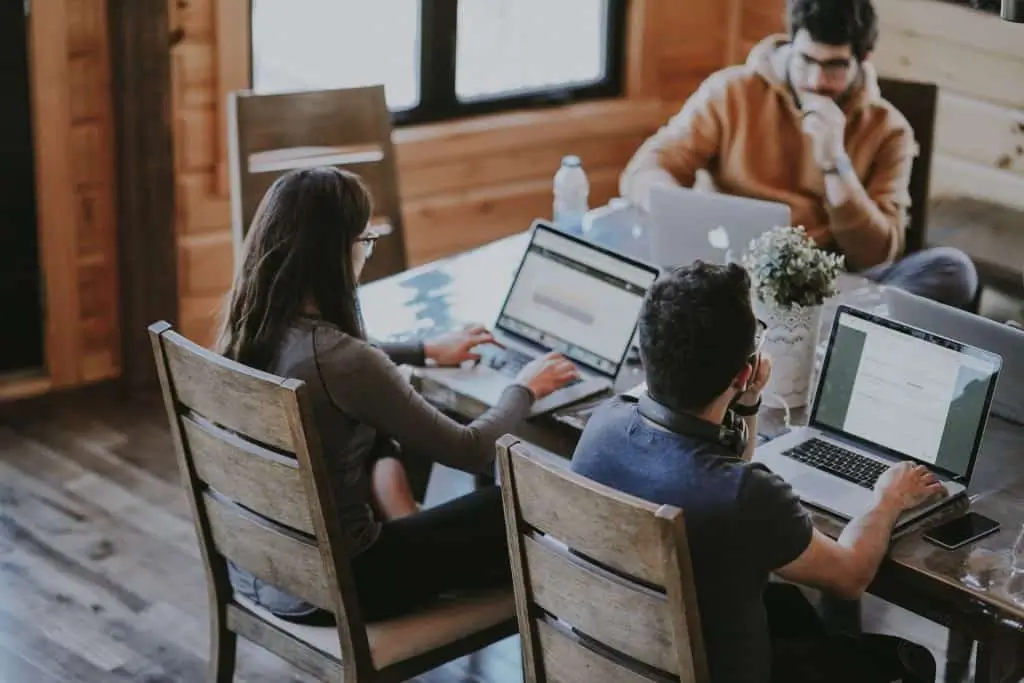 annie-spratt-dWYU3i-mqEo-unsplash-1024x683 salesforce governance model