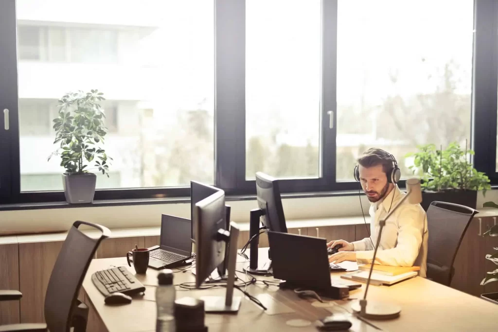 pexels-andrea-piacquadio-8454511 Top 10 Benefits of Automated Release Management_AutoRABIT