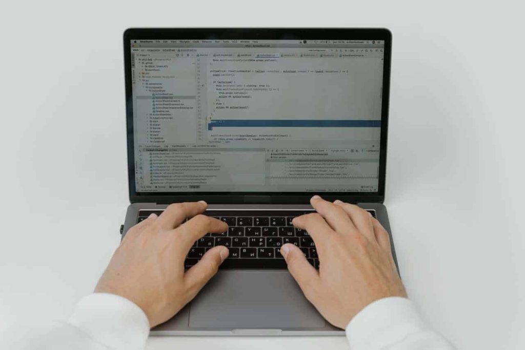 pexels-cottonbro-5474295 6 Salesforce Coding Best Practices_CodeScan